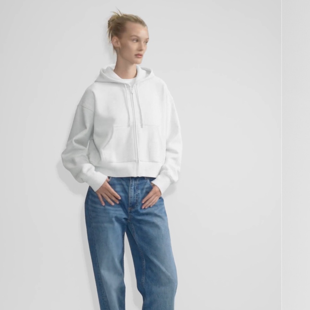 Aritzia Cozy Fleece boyfriend cropped Zip-Up in White